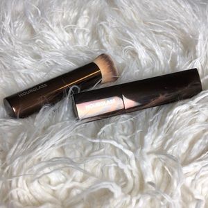 Hourglass Makeup - Hourglass foundation & brush bundle Hourglass Makeup - Hourglass foundation & brush bundle
